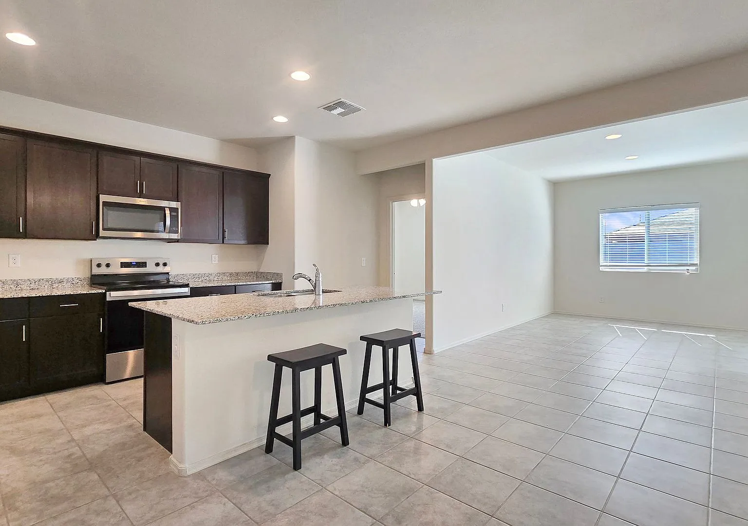 Like new home! Pristine condition! — Photo 3
