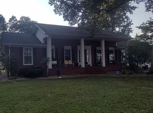 387 Applewood Rd, Murray, KY 42071