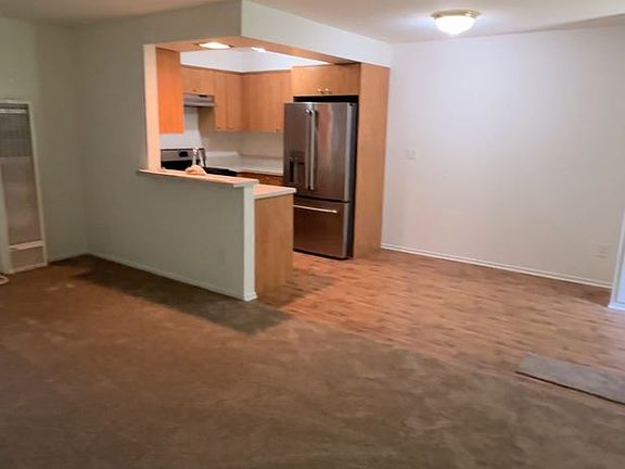2nd image of 8231 Wyngate St #10