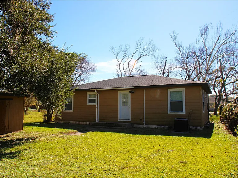 520 McKee St — Photo 13
