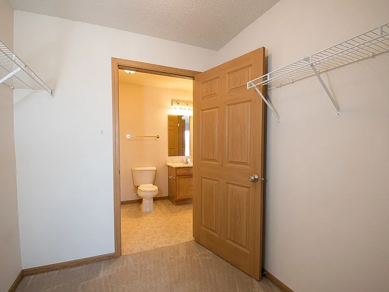 102 Airview Dr — Photo 7