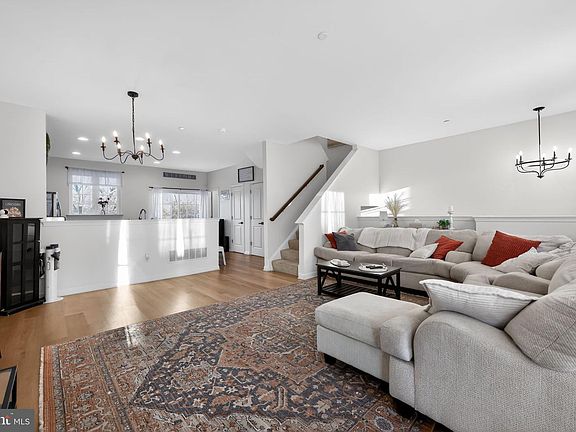 5th image of 2521 Marvine Ave