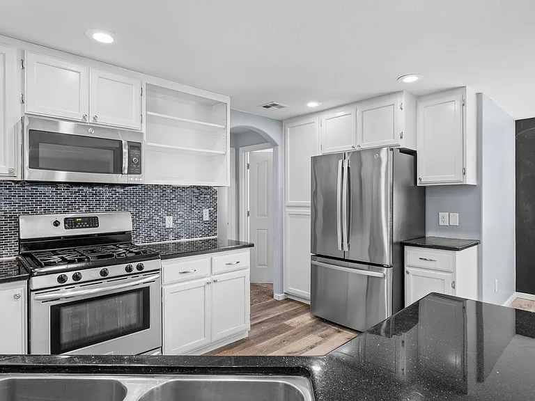 1016 Birmingham St — Photo 13