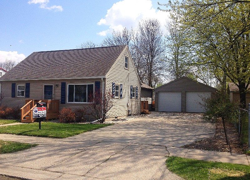 1st image of 304 Sanson St