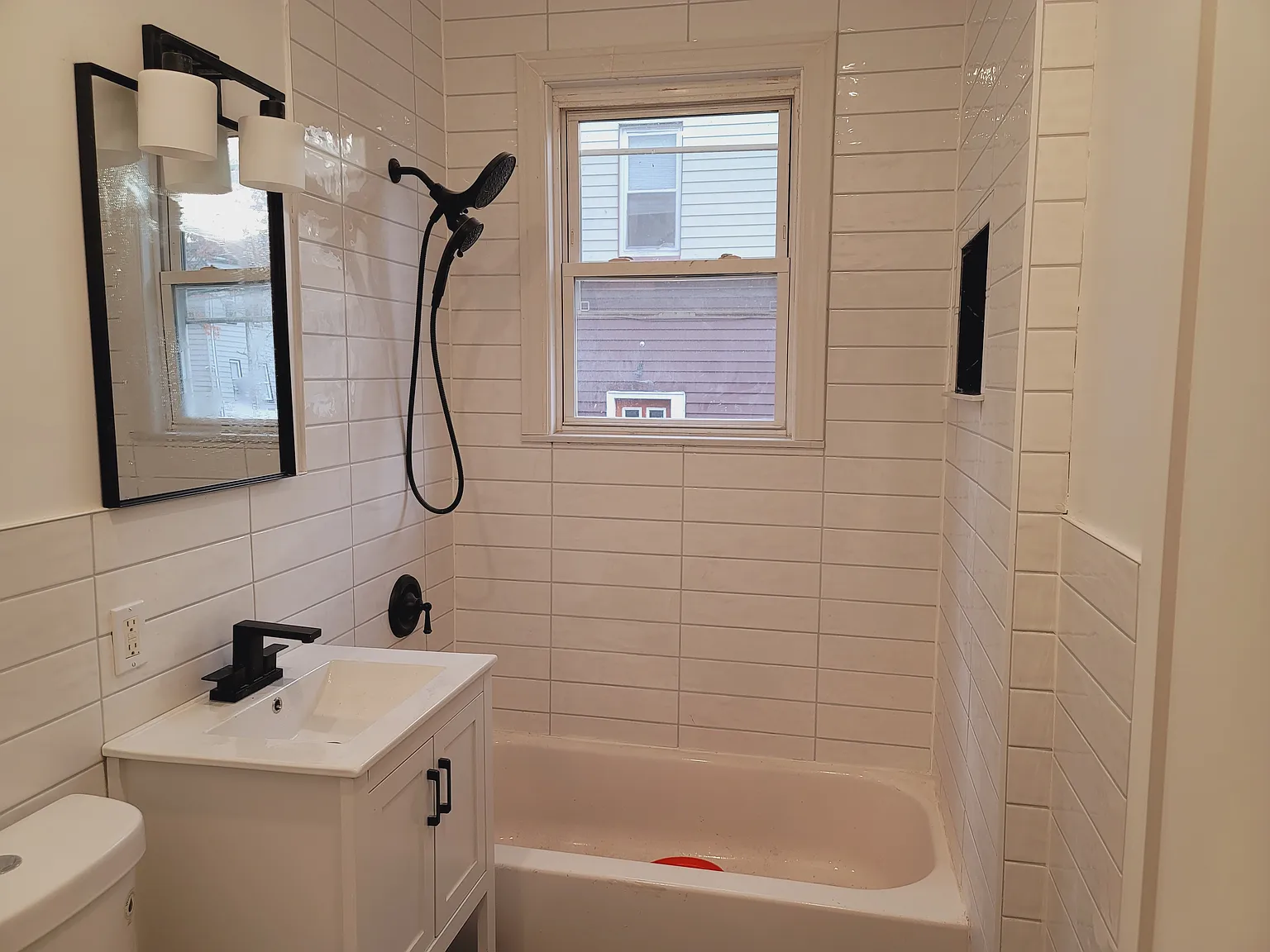 2 bed, 700 sqft, $1,900 — Photo 4
