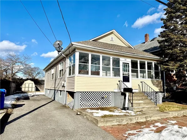 18 Dewey Ave, East Providence, RI 02914