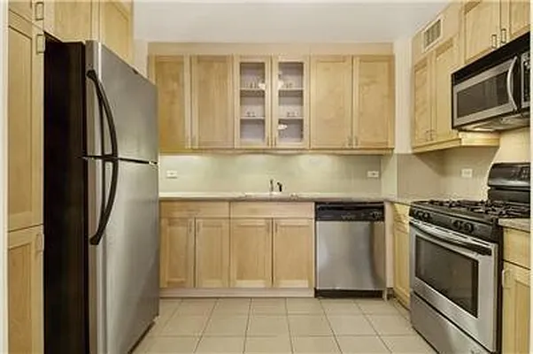 Rented by Nest Seekers International | media 16