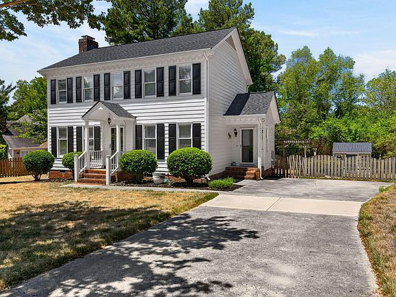 4th image of 611 Elmwood Ct