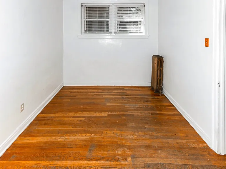 740 E Broadway #B-102 — Photo 7