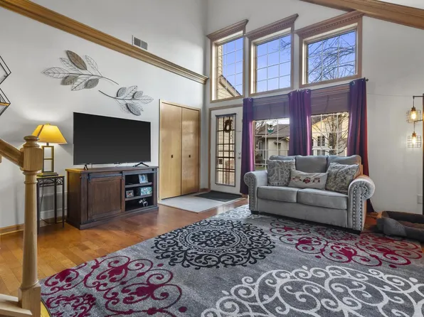 2419 Fox River PARKWAY #A, Waukesha, WI 53189