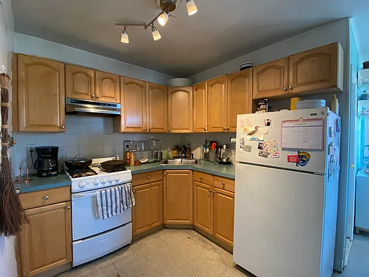 Rented by Realty Collective | media 27