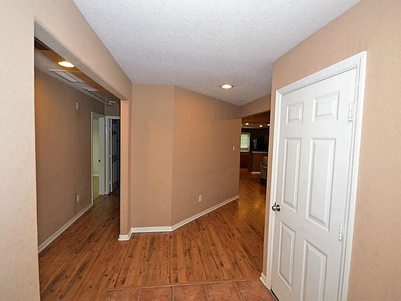 3rd image of 21115 Gladys Yoakum Dr