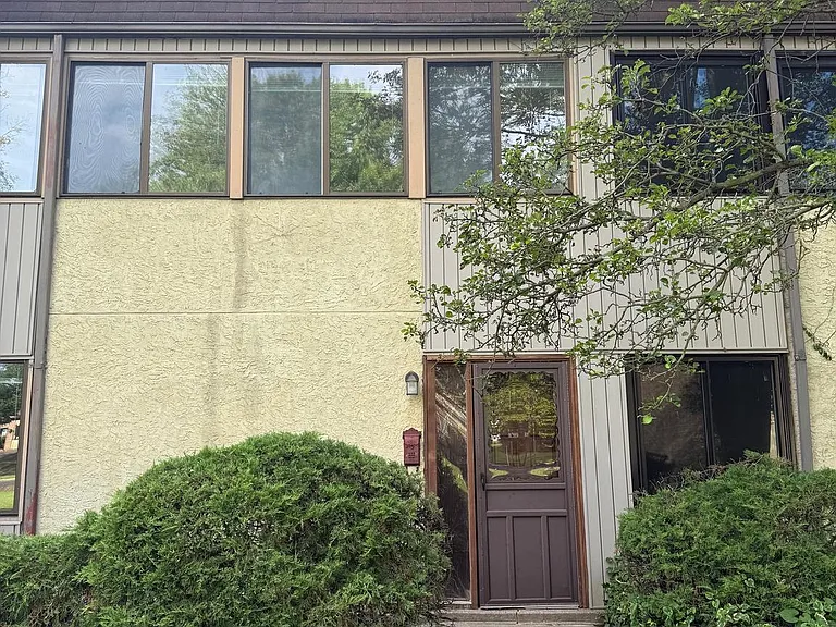 4610 Acton Ct — Photo 4