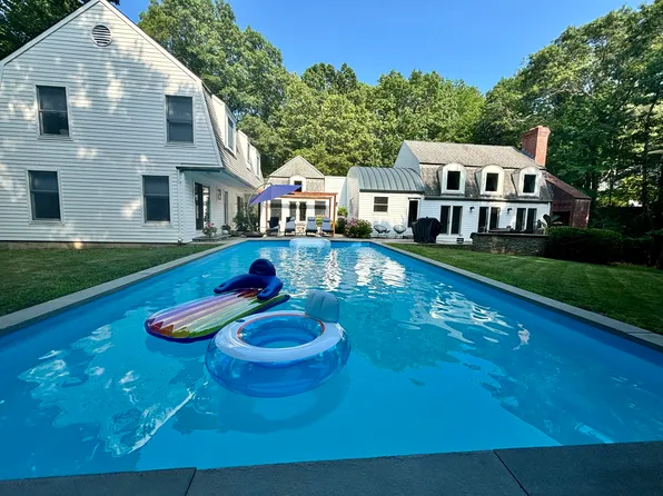 https://photos.zillowstatic.com/fp/783e778e3564876a1cebfc77115072a8-p_e.webp