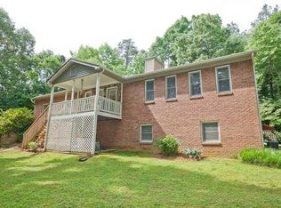 3220 Westbrook Rd, Suwanee, GA 30024