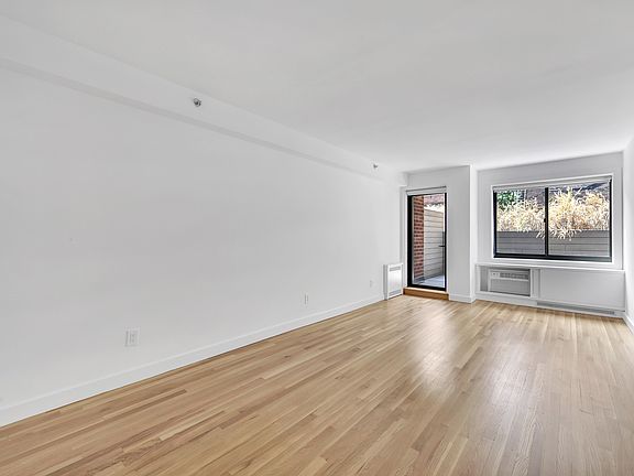 3rd image of 101 W 15th St APT 106