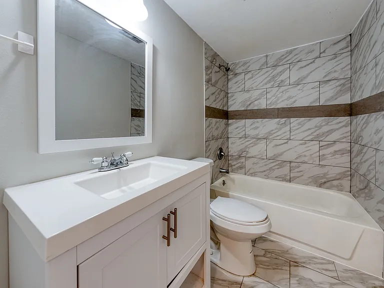 941 Brookside Ave #C — Photo 6