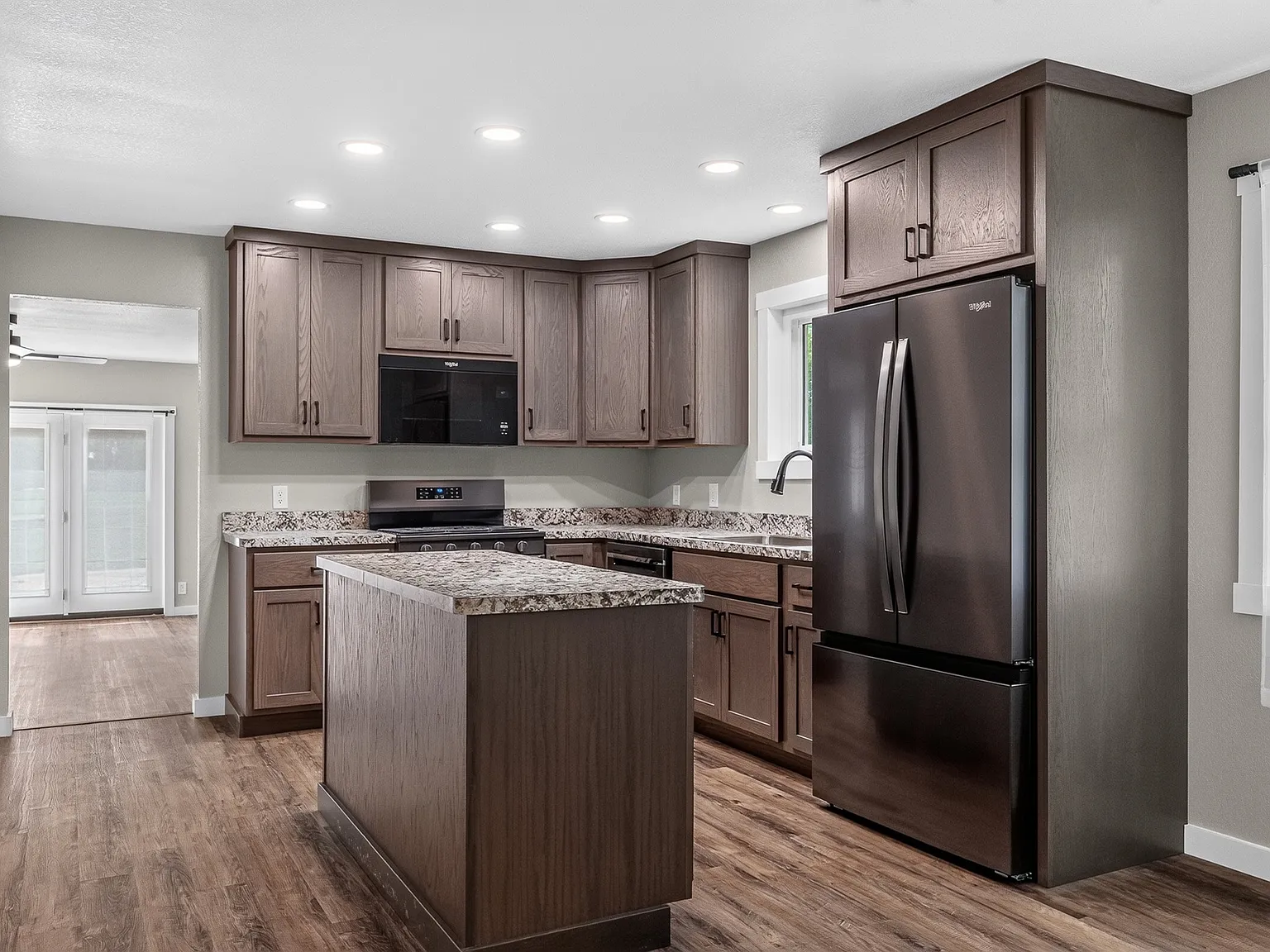 3 bed, 1360 sqft, $1,800 — Photo 4