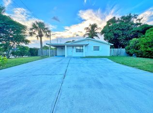 1423 South Broadway, Lantana, FL 33462