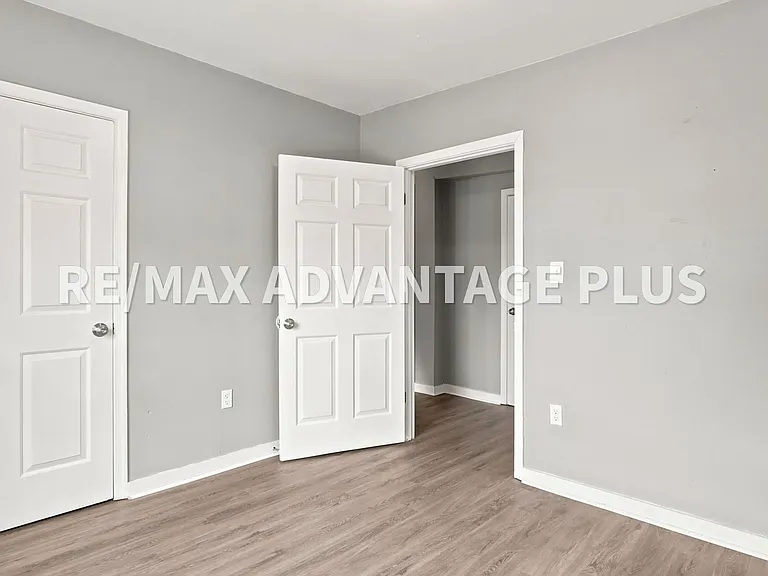 327 Thomas Jefferson Hwy — Photo 37