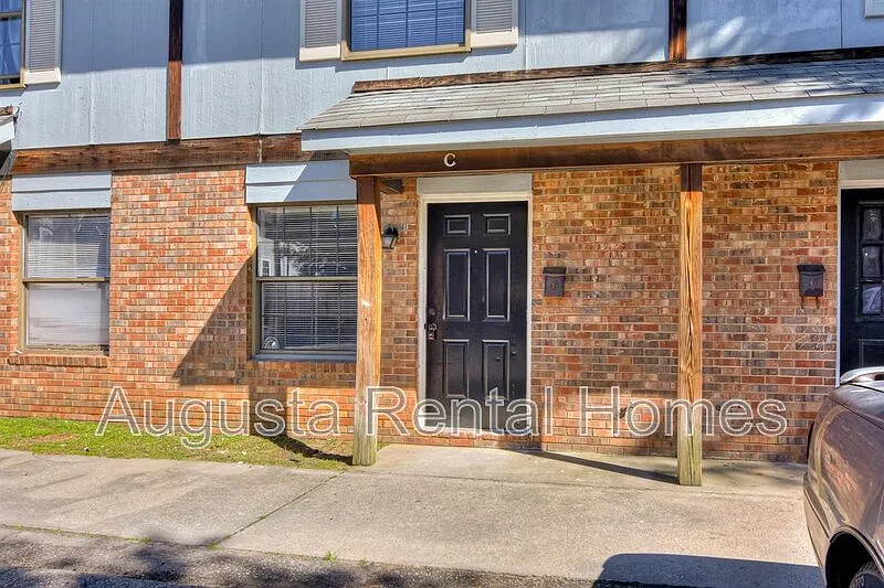 2 bed, 1.5 bath, 960 sqft, $1,040 — Photo 4
