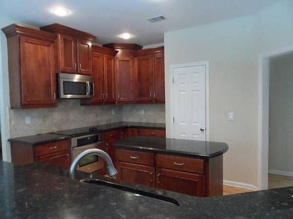 3rd image of 1660 Highland Oaks Way