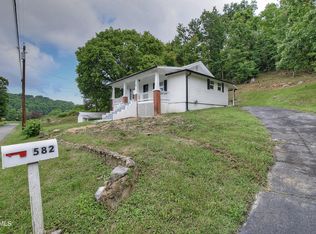 582 Coal Chute Rd, Elizabethton, TN 37643