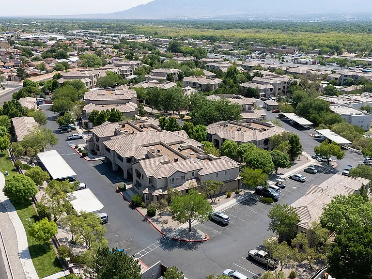 6200 Montano Plaza Dr NW Albuquerque, NM-65