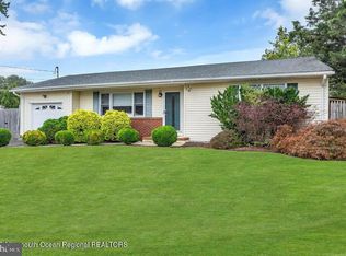 415 Seaward Pl, Forked River, NJ 08731