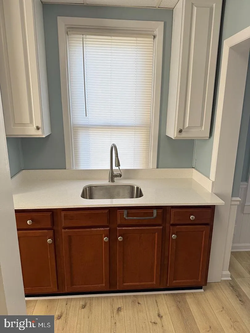 1 bed, 1.0 bath, 855 sqft, $1,100 — Photo 4