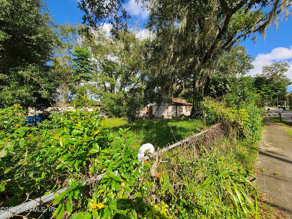 2nd image of 7803 Cocoa Ave