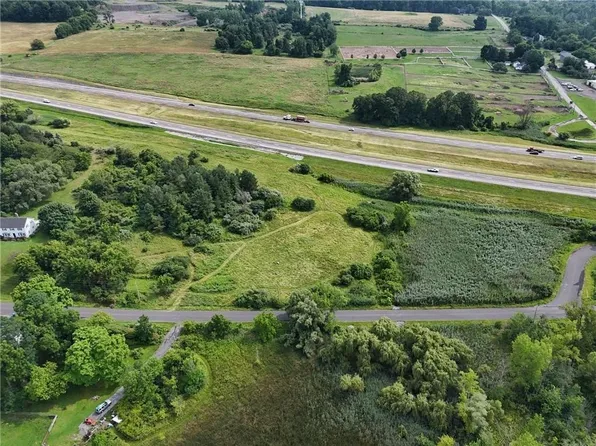 95 N Wilmarth Rd #3, Pittsford, NY 14534