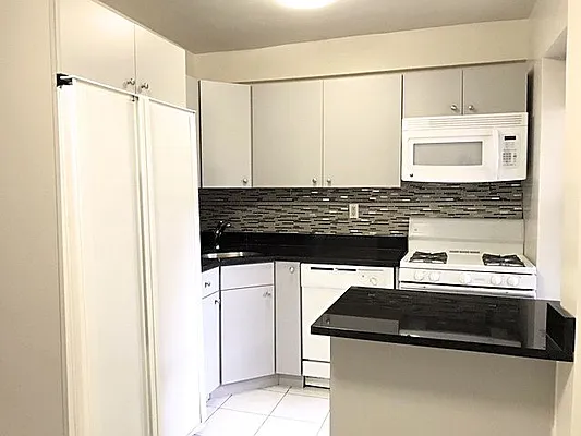 Rented by Sibling Management | media 15