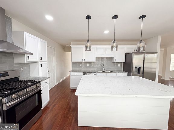 2nd image of 2575 Raindrop Ct