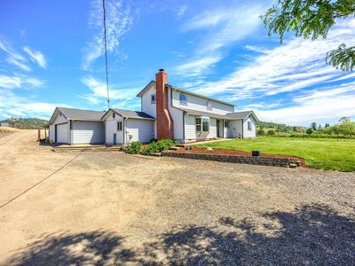 1350 Nick Young Rd, Eagle Pt, OR, 97524