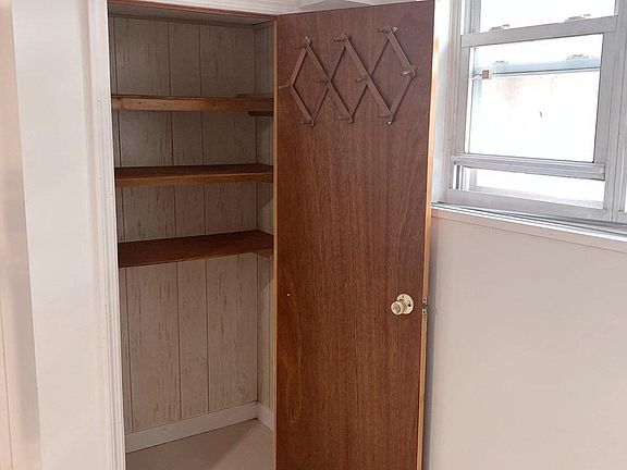 4th image of 16415 75th Ave #1