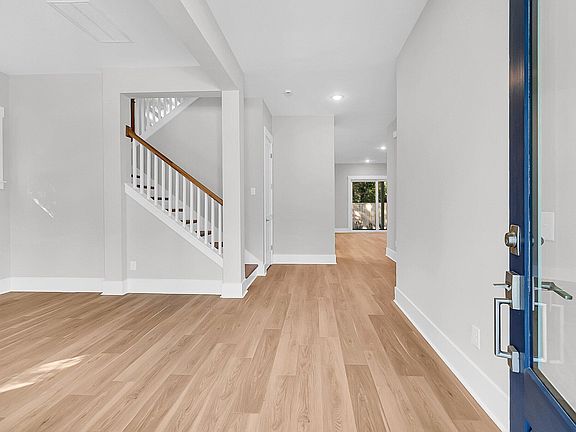 3rd image of 1253 Reserve Ln