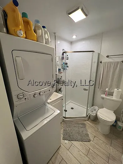 2 bed, 1.0 bath, $3,600 — Photo 2