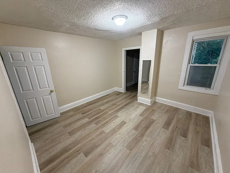 114 Smith Ave — Photo 10