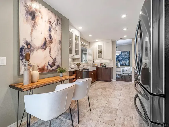 8585 Via Mallorca Unit 1, La Jolla, CA 92037