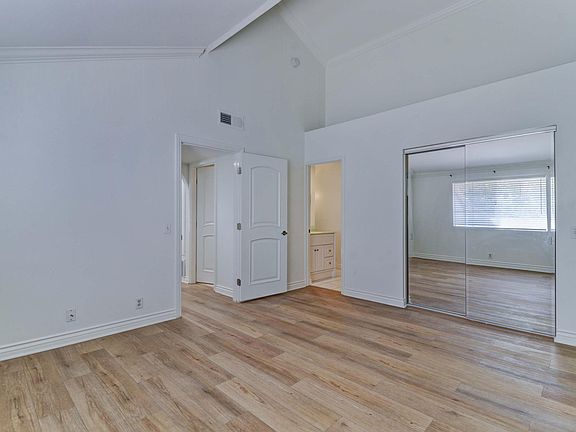 5th image of 24352 Berrendo APT 8