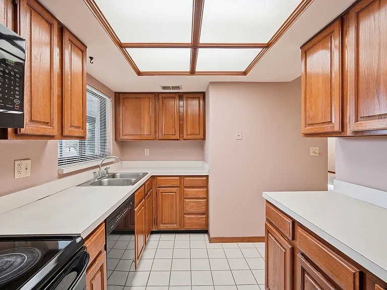 4515 Southampton Ct — Photo 13