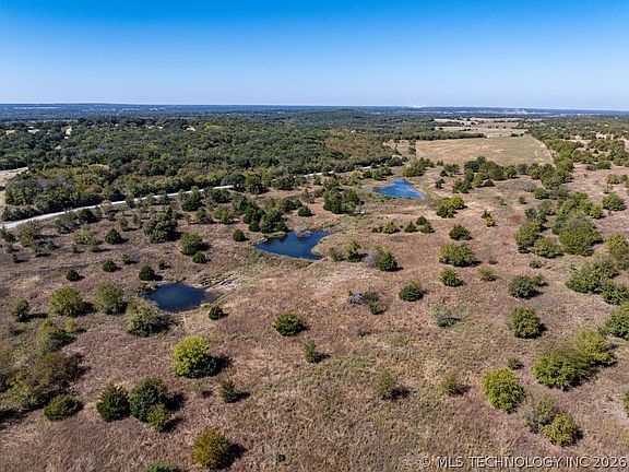 5th image of 1018 Rocky Acres Rd