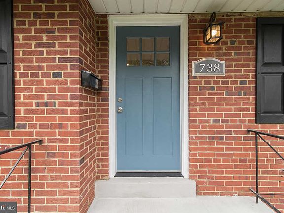 5th image of 738 N Ashton St