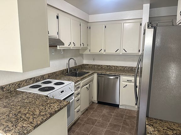 2nd image of 1522 Rishell Dr APT 1