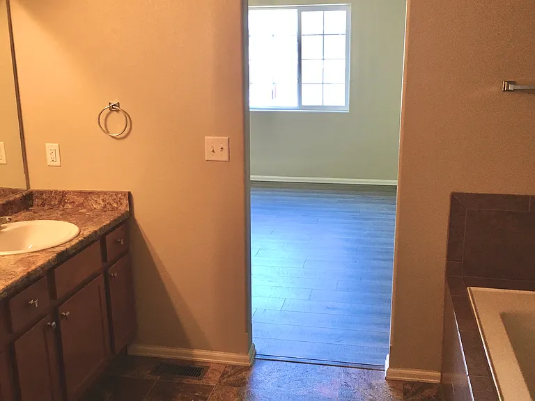5 pc master bathroom