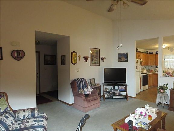 3rd image of 35 Hickory Ln S