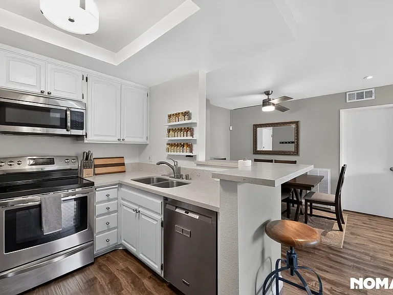 22100 Burbank Blvd #333D — Photo 15