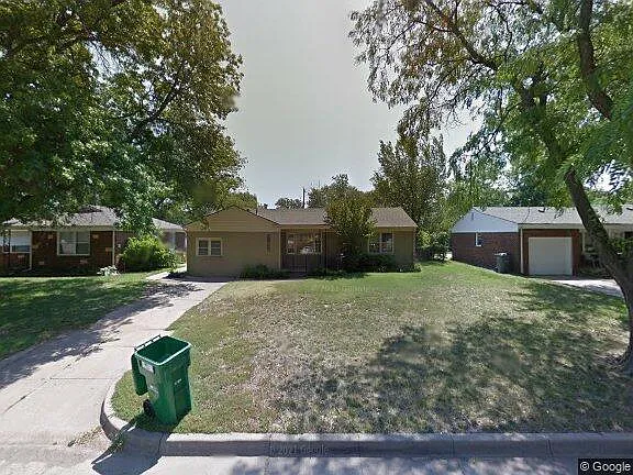 2236 S Fountain Ave — Photo 1