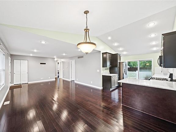 5th image of 6747 Charles Ave